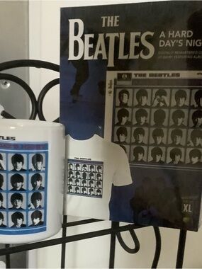 The Beatles Hard Days Night Digit.Remastered CD XLTShirt W/Album Art /Coffee Mug